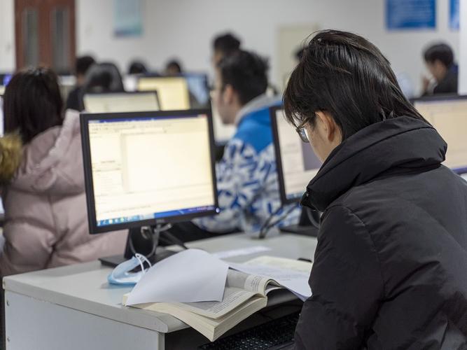 我校學子在北京市大學生集成電路設計競賽中再獲佳績